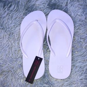 Brand : No boundaries Size : 7 Color : White